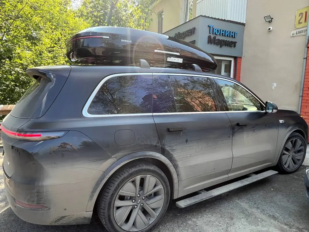 Установка автобокса ENROAD на Lixiang L9 в магазине Бага